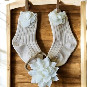 Baby 2 piece Head Band & Socks Set NWT